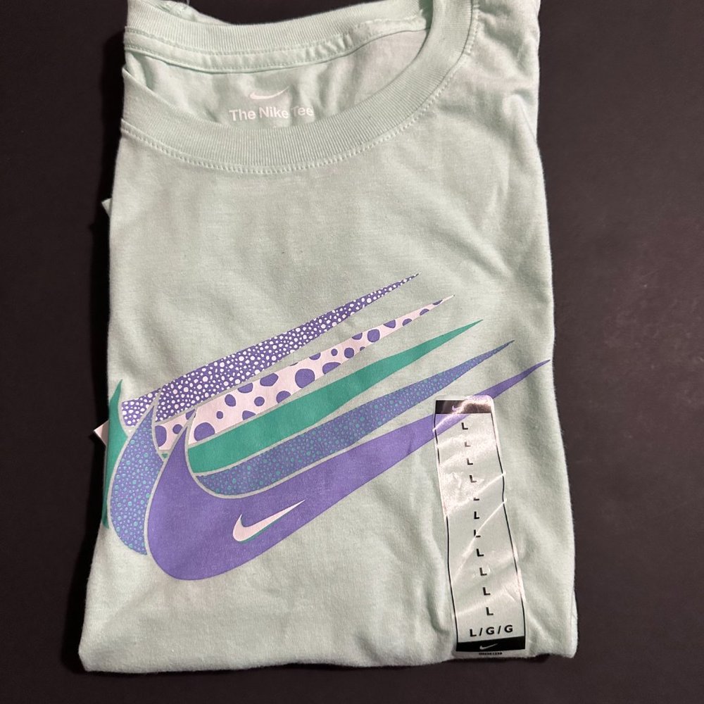 Men Nike T-shirt New With Tags